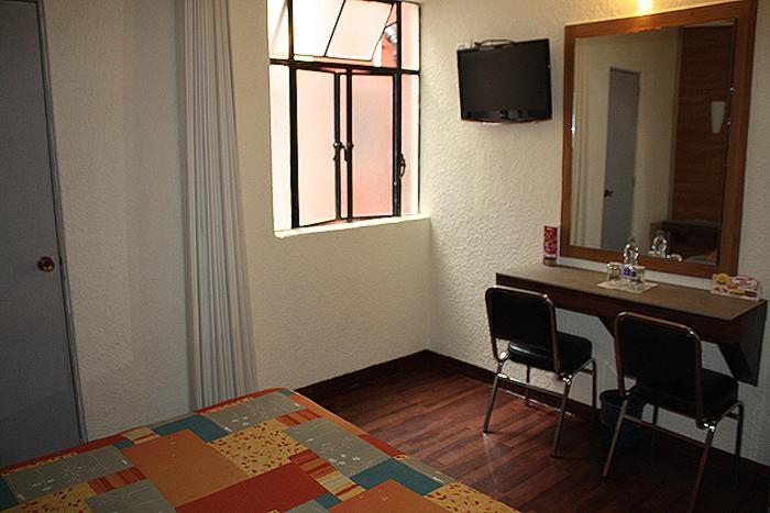 Hotel Ferrol Mexico City Room photo